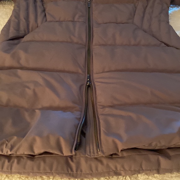 Land’s End Petite size 6-8 down taupe coat. - Picture 4 of 7